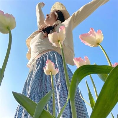 等爱的女神